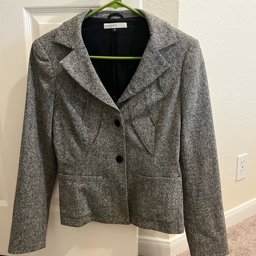 Heike Jarick gray tailored jacket size 4. Excellent used condition.